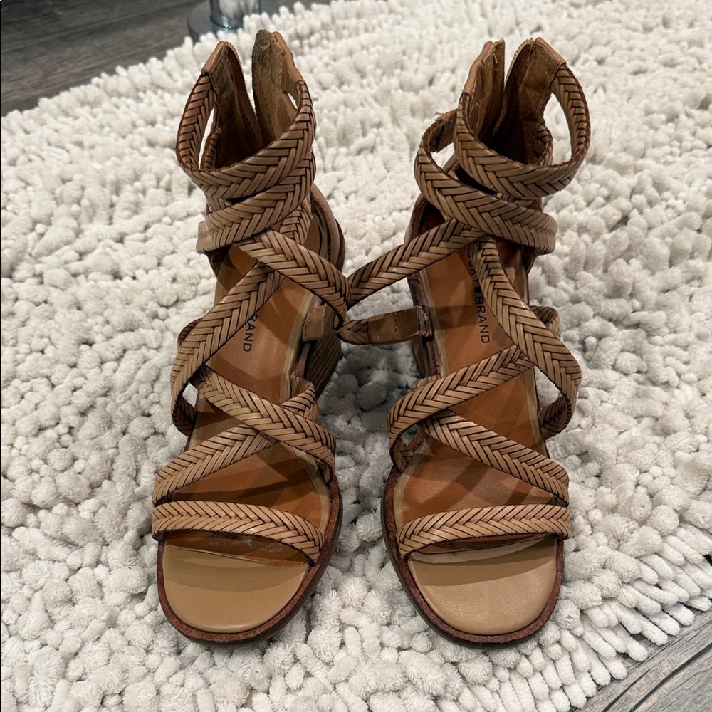Lucky Brand Tan Braided Sandals like new
